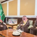 نائب أمير تبوك يطّلع على خطط تطوير الخدمات الصحية ومستجدات التحول الصحي بالمنطقة