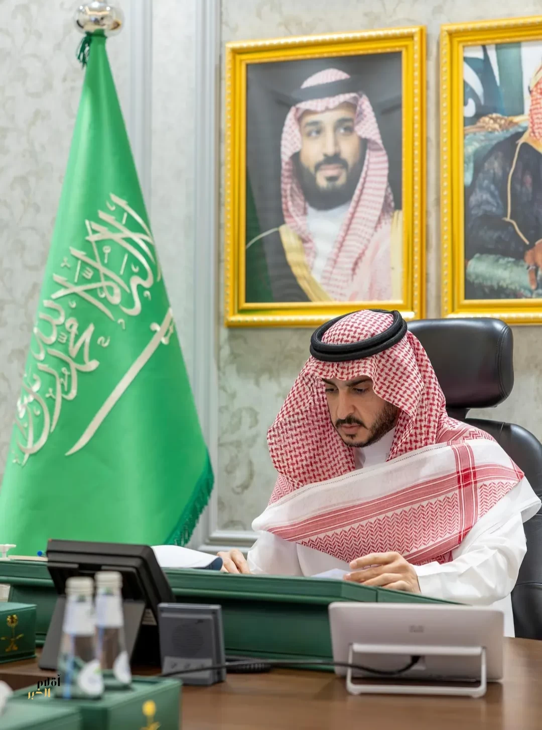 أمير منطقة الجوف يرأس الاجتماع الثاني للجنة العليا لتوحيد السياق الإعلامي بالمنطقة