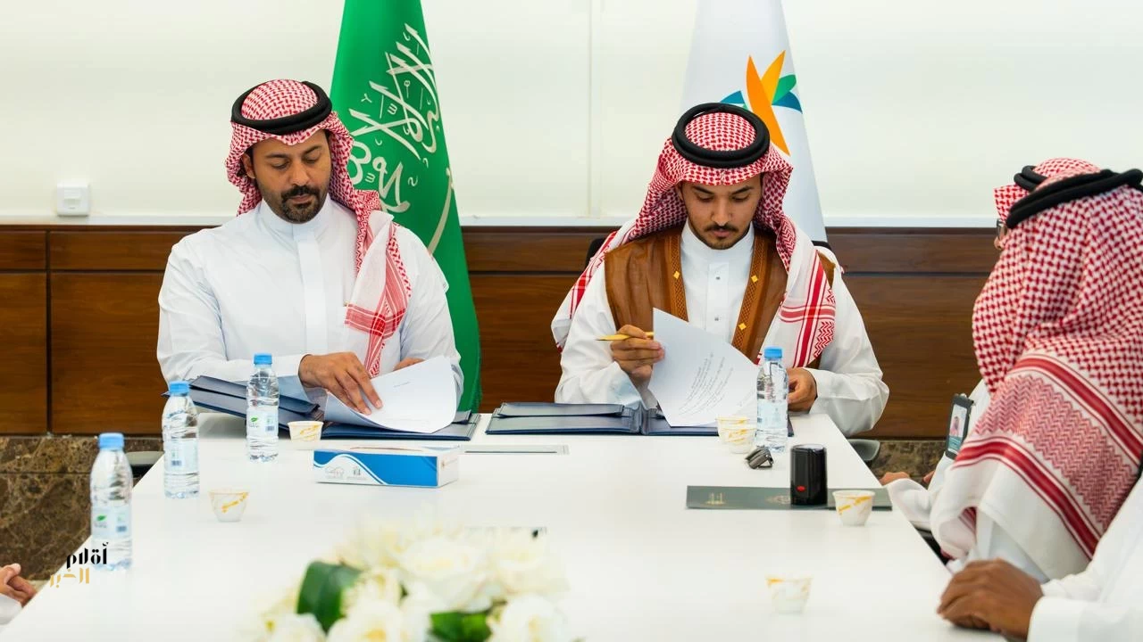 "فرع وزارة الموارد البشريّة بمنطقة مكة المكرمة" يوقع اتفاقيٓة تعاون لدعم برامج تأهيل نزلاء دار الملاحظة الاجتماعيّة بجدة"