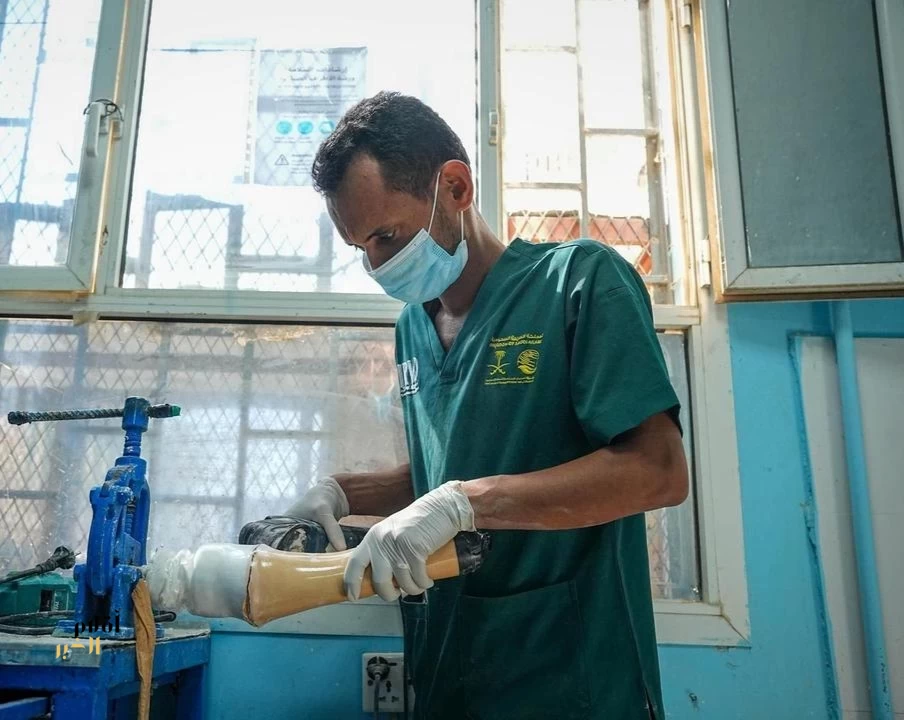 مركز الأطراف الصناعية في مأرب يُقدّم خدماته لـ (7.677) مستفيدًا بدعم من مركز الملك سلمان للإغاثة