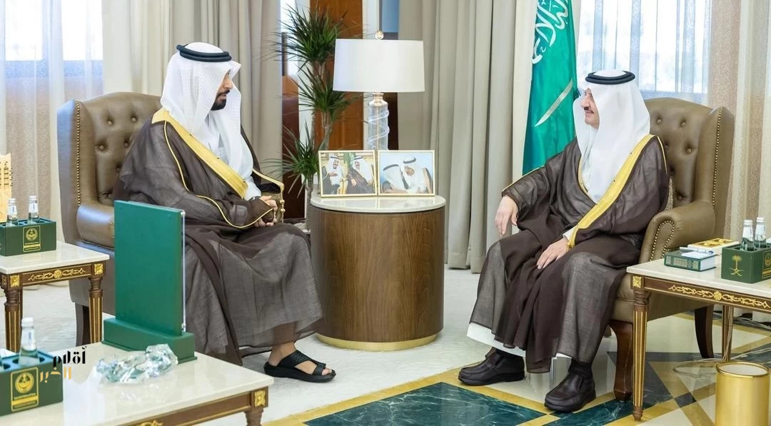 أمير المنطقة الشرقية يستقبل المدير العام لفرع وزارة الموارد البشرية والتنمية الاجتماعية بالمنطقة