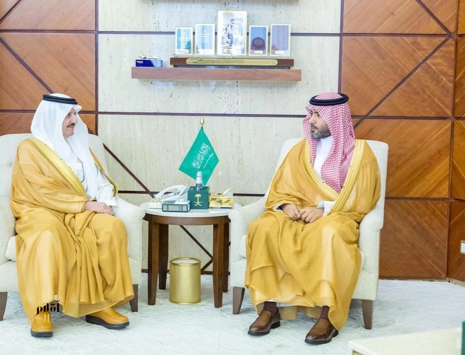 أمير المنطقة الشرقية يستقبل رئيس فرع النيابة العامة بالمنطقة