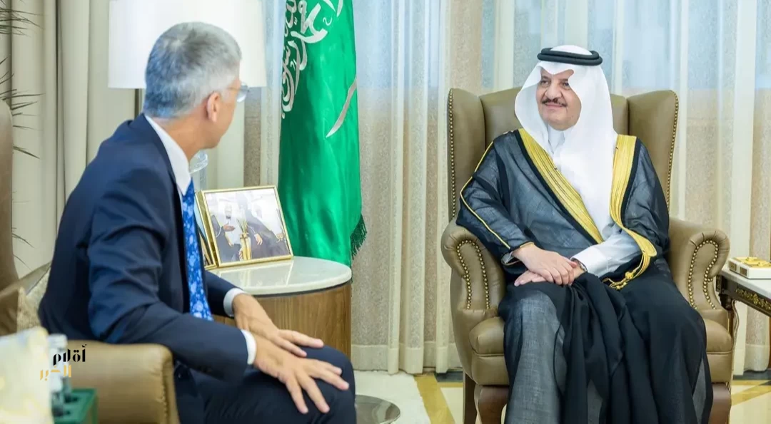 أمير المنطقة الشرقية يستقبل سفير جمهورية قبرص لدى المملكة