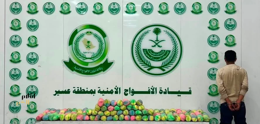 دوريات الأفواج الأمنية بمنطقة عسير تقبض على شخص لترويجه 26 كلجم من القات المخدر