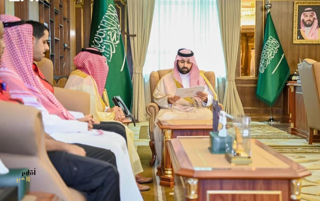 أمير جازان يتسلّم التقرير السنوي لفرع الهلال الأحمر