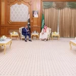 سمو ولي العهد يلتقي رئيس الوزراء في جمهورية باكستان الإسلامية
