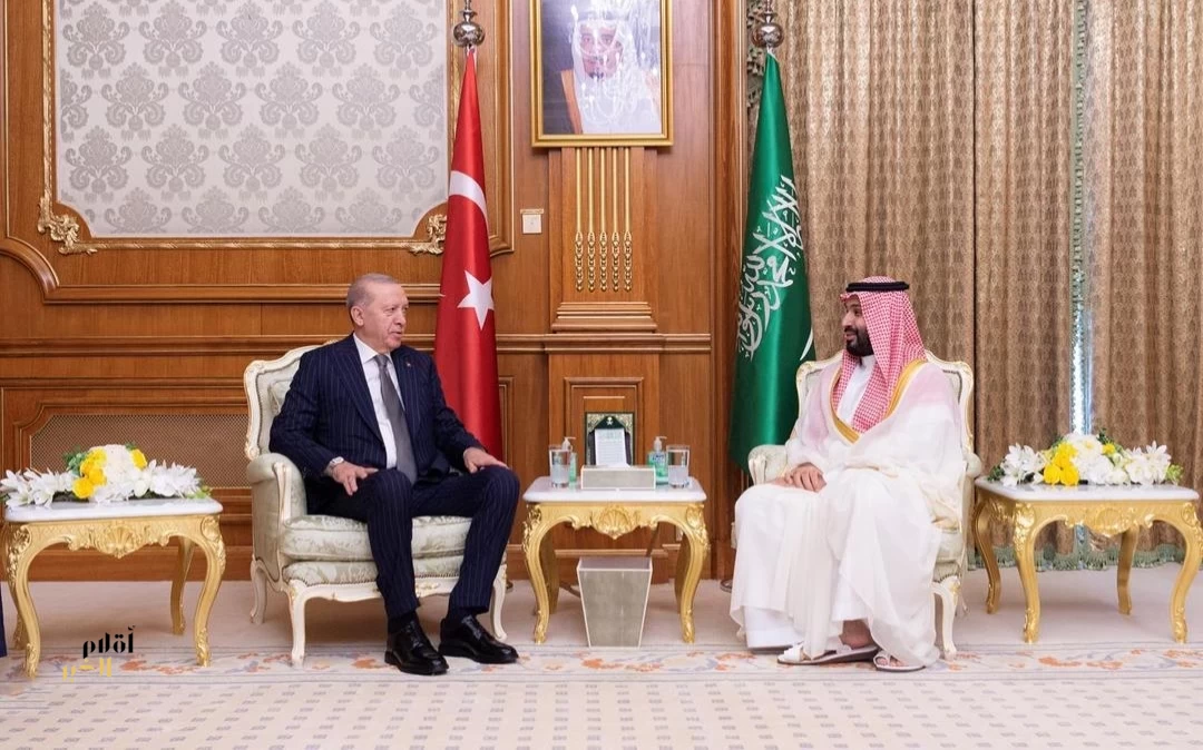 سمو ولي العهد يلتقي رئيس الجمهورية التركية