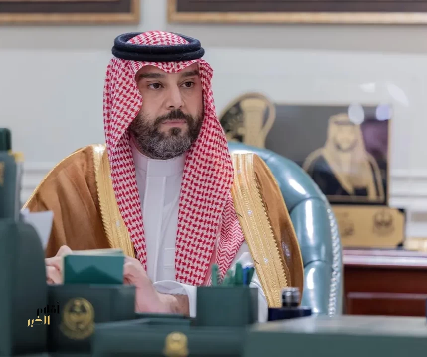 نائب أمير الحدود الشمالية يستقبل مدير فرع الهيئة العامة للإحصاء بالمنطقة