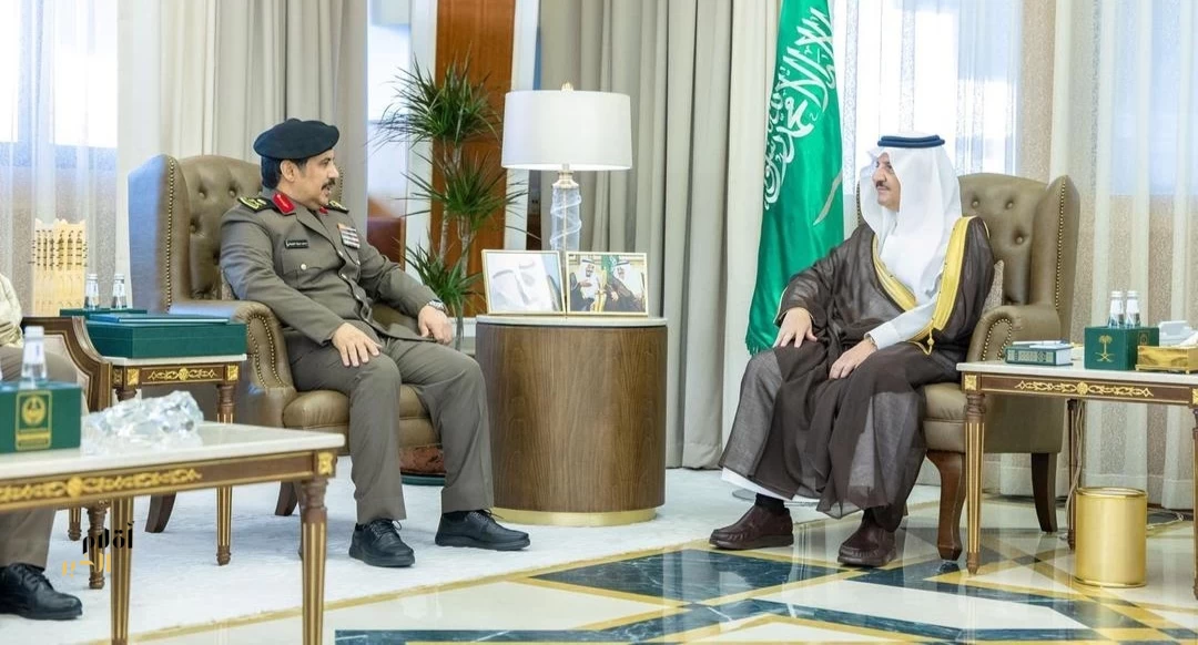 أمير المنطقة الشرقية يستقبل مدير شرطة المنطقة