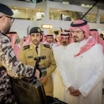 أمير منطقة المدينة المنورة يزور جناح وزارة الداخلية في معرض الصقور والصيد السعودي 2026