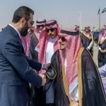 الرئيس السوري يصل إلى الرياض وفي مقدمة مستقبليه أمير المنطقة
