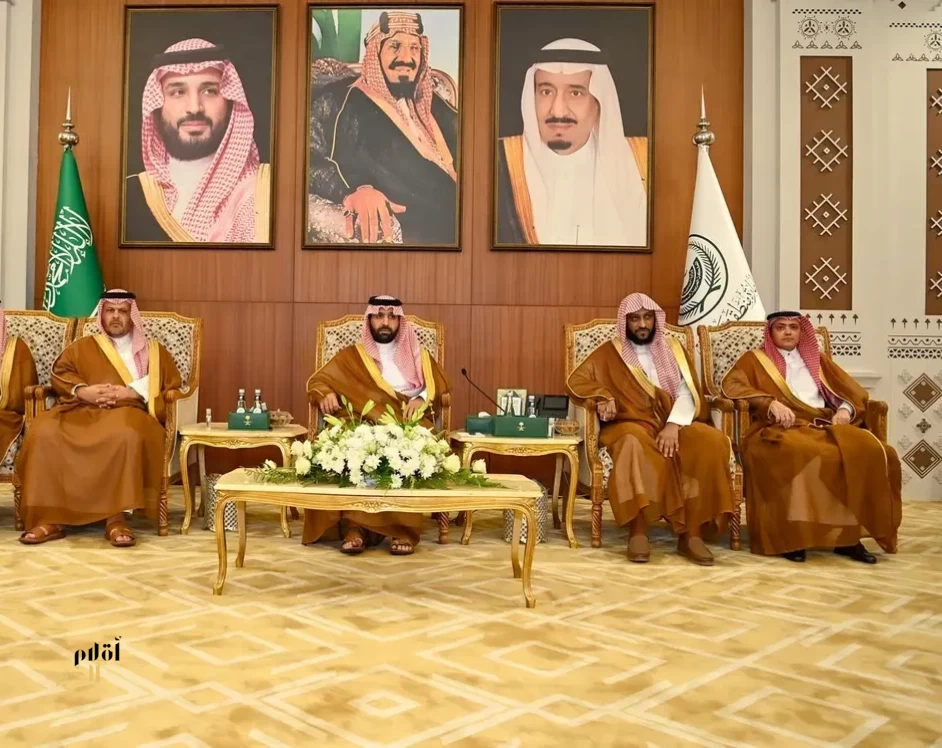 أمير جازان يلتقي مشايخ المنطقة