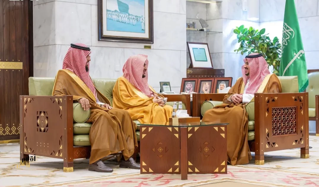 نائب أمير الرياض يستقبل رئيس مجلس الجمعيات الأهلية بالمنطقة