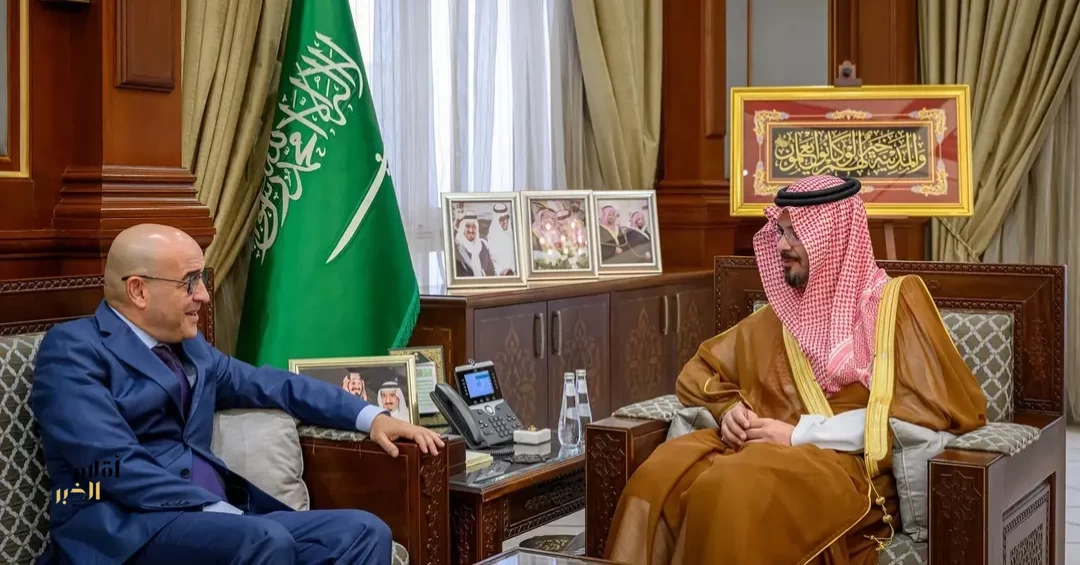 أمير المدينة المنورة يستقبل القنصل العام لجمهورية الجزائر بجدة