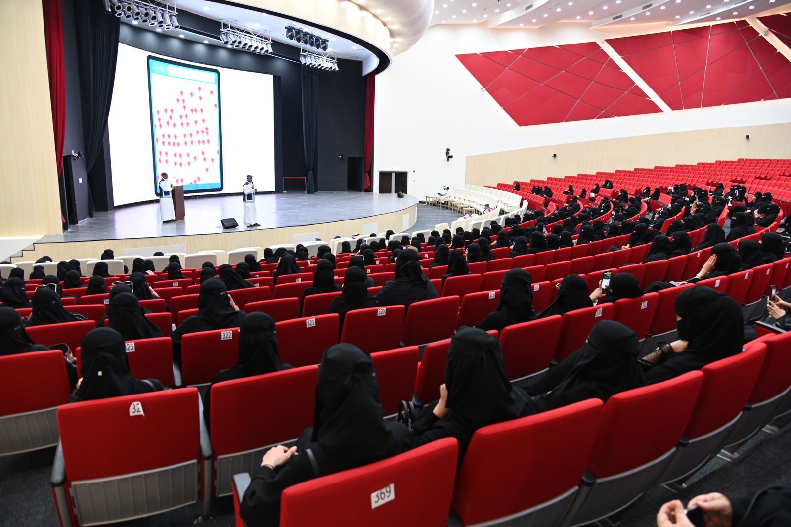 المرأة شريك رئيسي ضمن برنامج تعداد السعودية 2022 بجـــازان