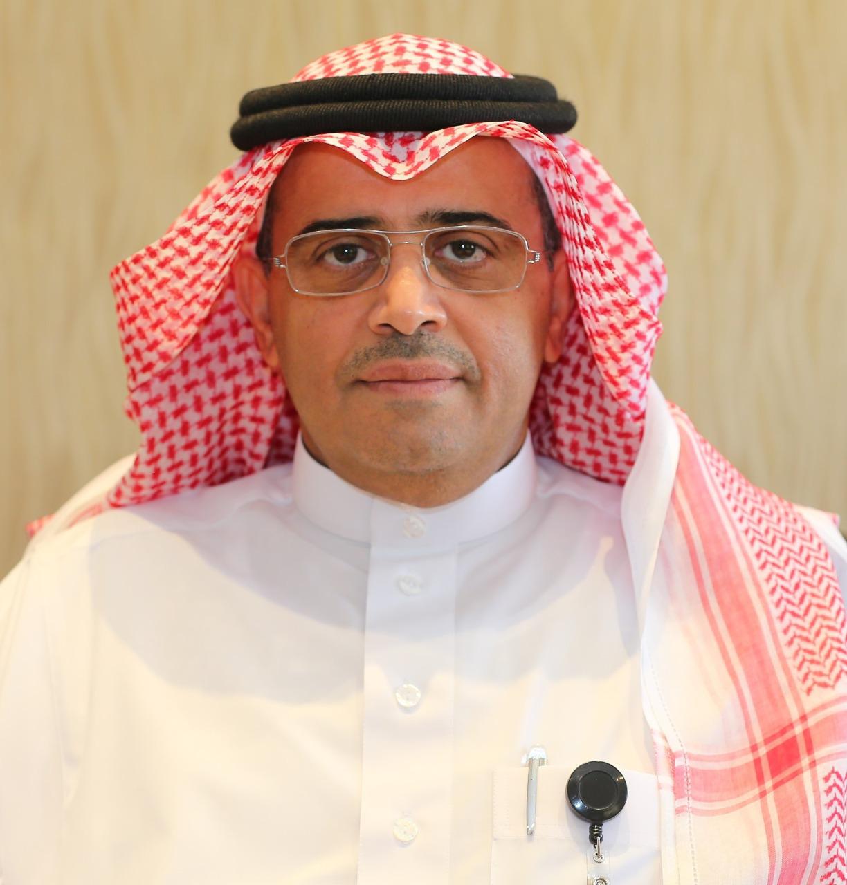 بعد تقديمه لملاحظات ومقترحات مميزة.. مدير مجمع إرادة يوجه بضم أحد المراجعين لعضوية المجلس الاستشاري للمرضى وأسرهم