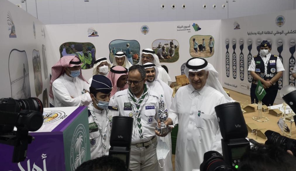 5CE888D0-F4B9-4CED-831C-15B8FF69123F