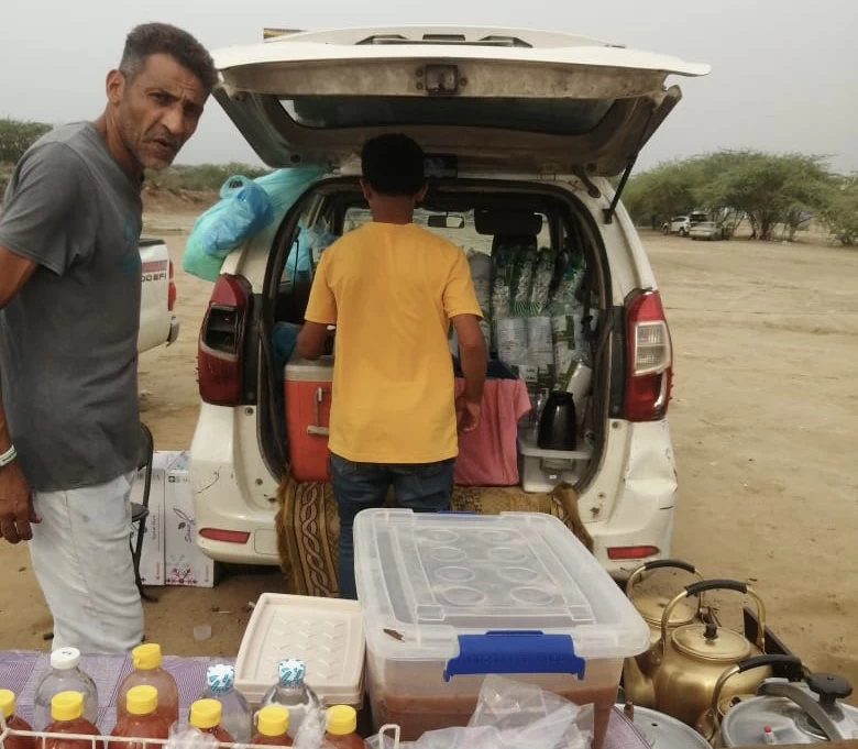 أشهر بائع بليلة فى جازان " يحي مشهور"  يتوافد عليه الزبائن من كل مكان