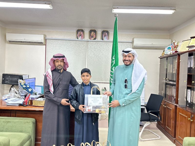 حزمة من البرامج التربوية و المشاركات المجتمعية في متوسطة الرفيعة بالجوف