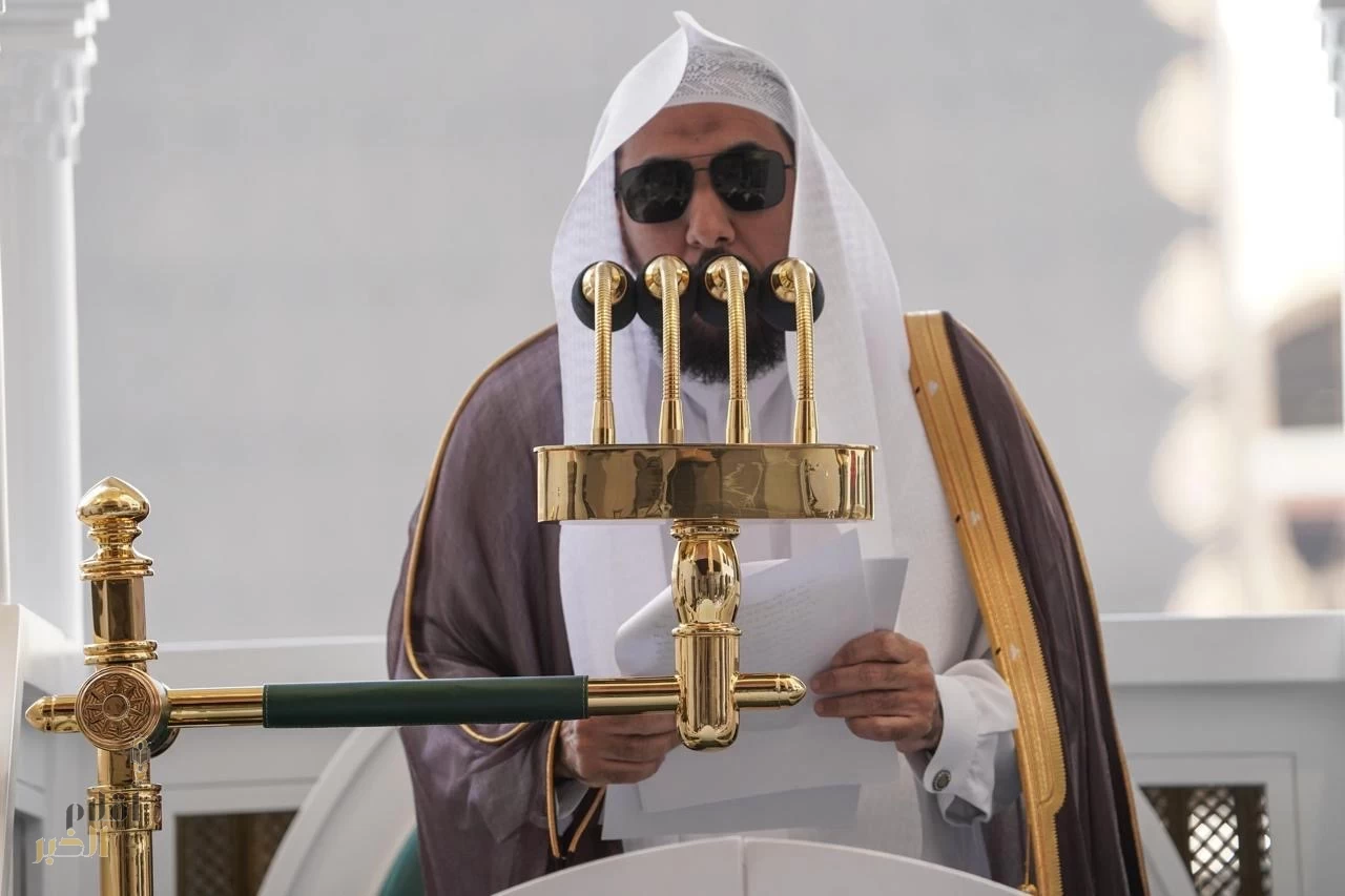 في خطبة مؤثرة بالمسجد الحرام.. الجهني: الوقت مزرعة الآخرة والخاسر من أضاع عمره