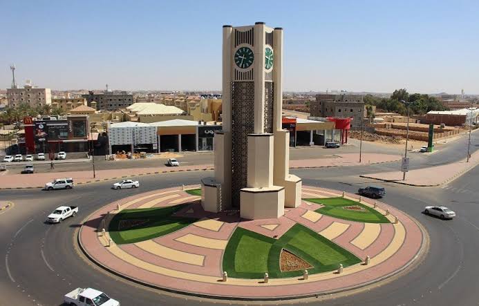 وفاة وإصابة 10 أفراد من عائلة واحدة بالجوف