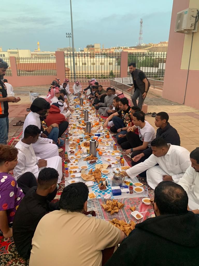 فريق متحدون عسير للدراجات النارية يقيم مبادرة اجتماعية