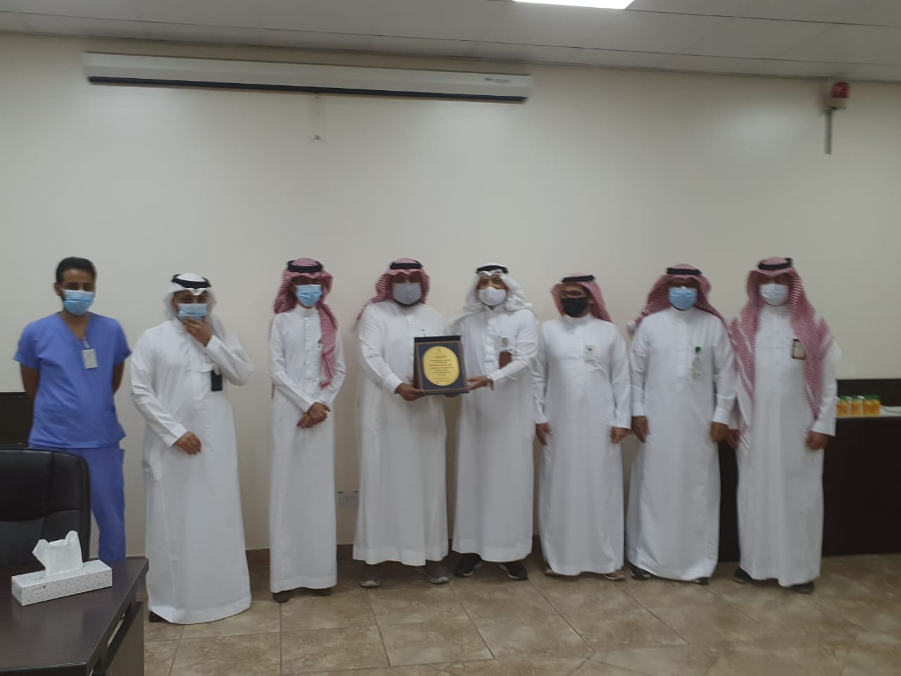 الحارثي يكرم جمعيتا زمزم والسلام نظير خدماتهما التطوعية