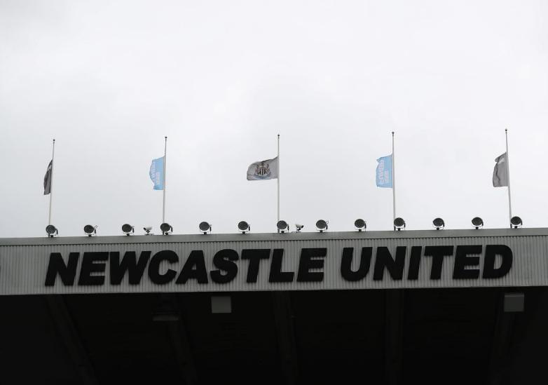 عاجل.. مالك نيوكاسل يجري حوارات مع الصندوق السيادي السعودي لإتمام صفقة شراء النادي