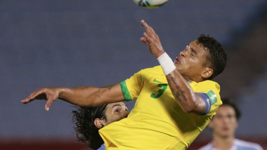 في ليلة طرد كافاني.. البرازيل تتخطى الأوروغواي وتعزز صدارتها