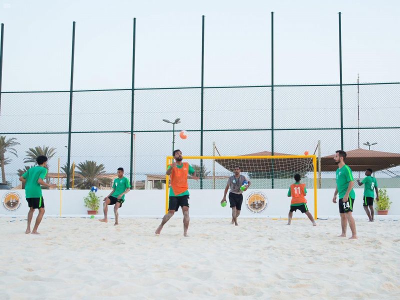 المنتخب السعودي لكرة القدم الشاطئية يواصل تدريباته في ينبع الصناعية