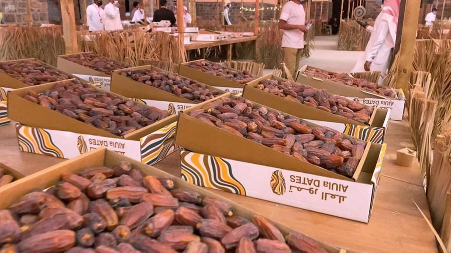 مهرجان العلا للتمور يستمر للأسبوع الثالث بإقبال لافت