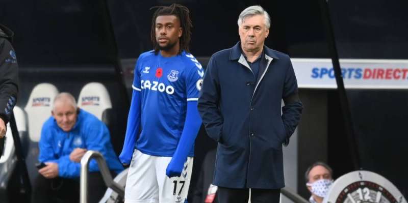 ليفربول وحيدا في الصدارة بعد سقوط آخر لإيفرتون