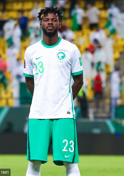 المسحل يزور لاعب المنتخب السعودي حسان تمبكتي بعد تعرضه للإصابة