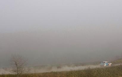 3941058-2007-10-26T120000Z_159805908_GM1DWLLLOQAA_RTRMADP_3_RALLY