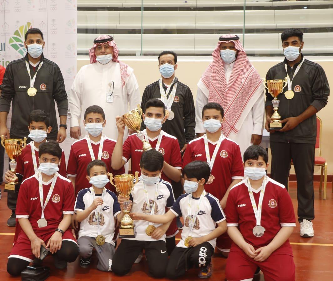 توج طبرجل وجندل بطلي تنس الريشة في الدوري الشمالي