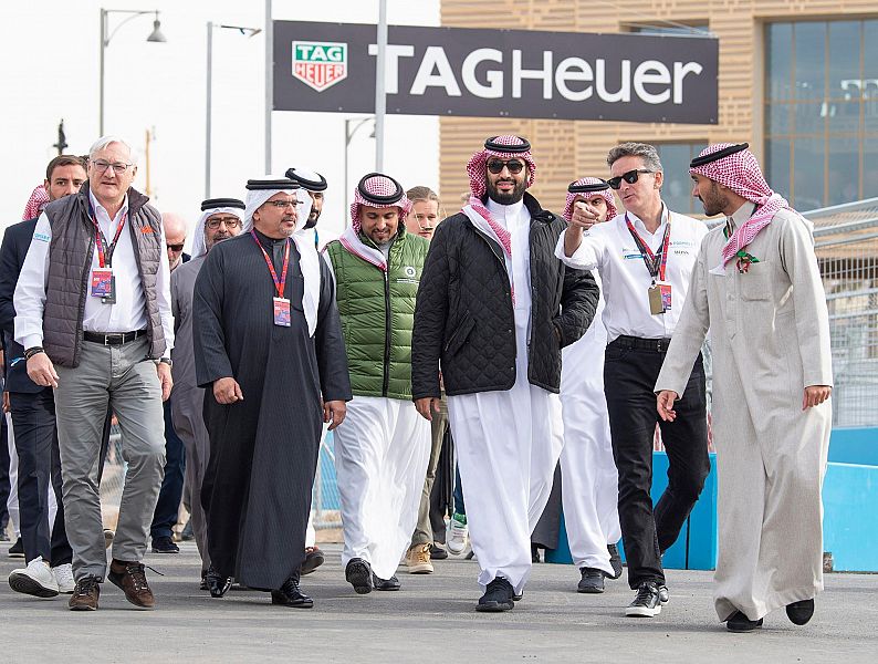 بوصلة أكبر بطولات العالم (الفورمولا إي) تتجه إلى الدرعية يوم غد الجمعة بمشاركة 24 متسابقًا دوليًا