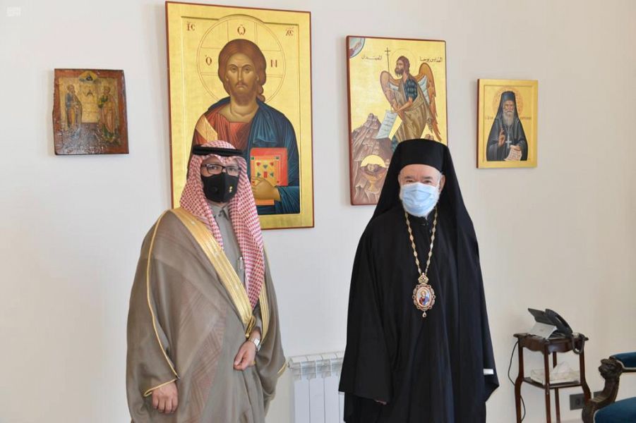 سفير المملكة في لبنان يلتقي المطران الياس عودة