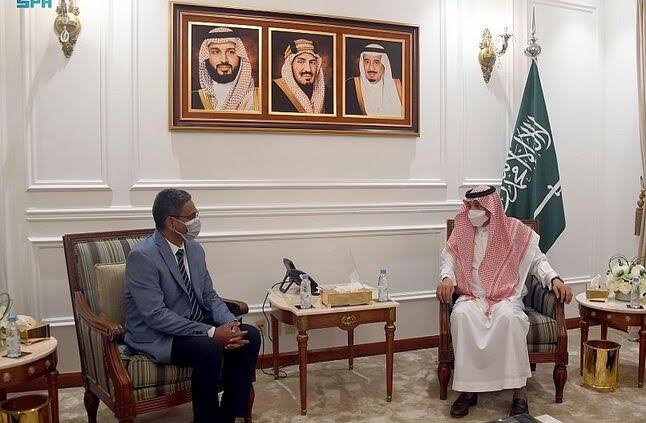 مدير فرع وزارة الخارجية بمكة المكرمة يستقبل القنصل البنغلاديشي بجدة