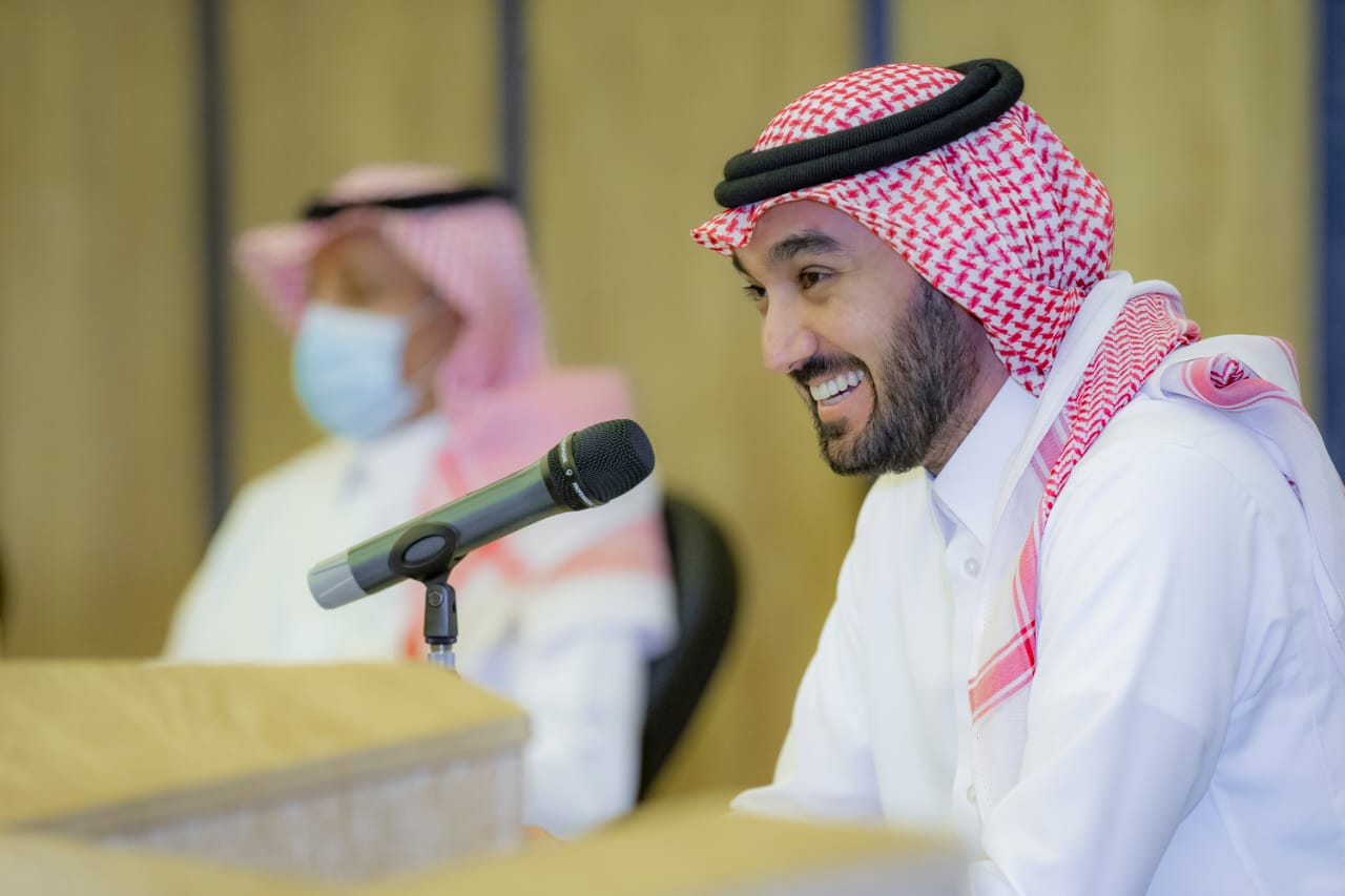 وزير الرياضة يجتمع برؤساء أندية دوري كأس الأمير محمد بن سلمان للمحترفين