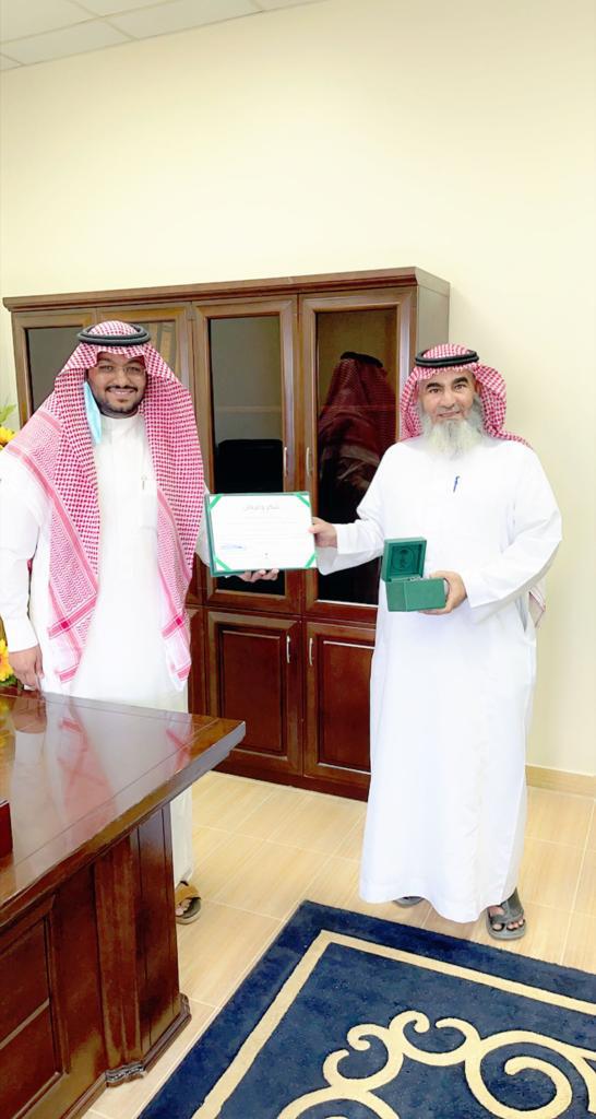 م. الفضلي يكرم المتقاعدين في «البيئة والمياه والزراعة بأملج»