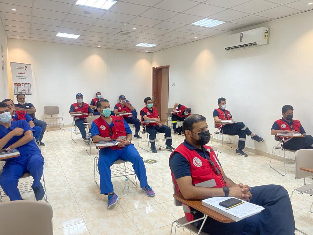 الهلال الأحمر بالجوف ينفذ عدداً من البرامج الطبية المتخصصة لمنسوبيه