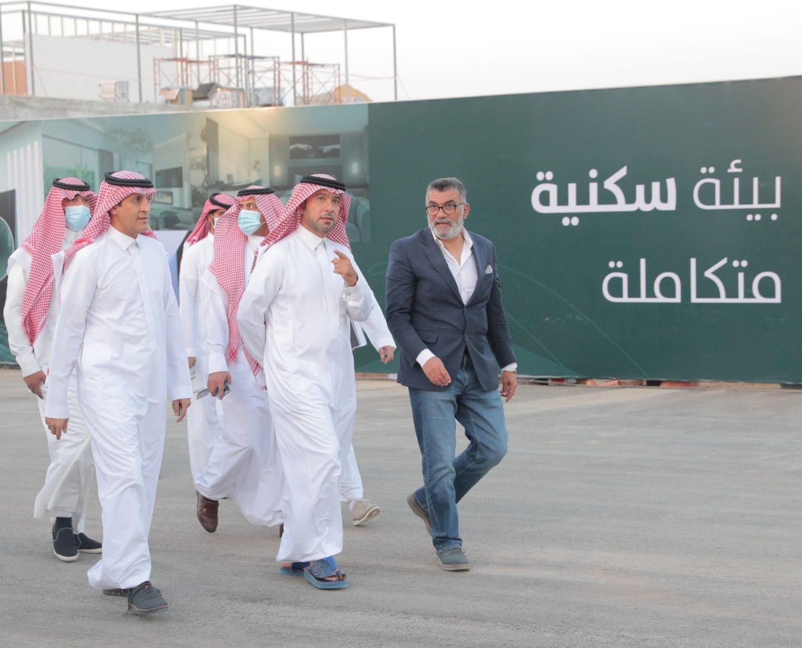الحقيل يتفقّد فلل "الأصالة" الذي تطوره "الوطنية للإسكان" بالرياض بأسعار تبدأ من 745 ألف ريال