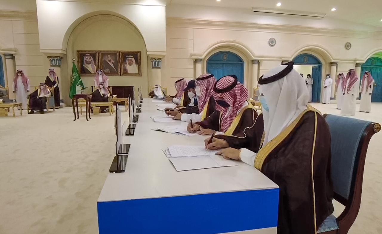 سمو الأمير فيصل بن نواف يشهد توقيع 13 اتفاقية تسهم في تحقيق شعار "الجوف عاصمة للطاقة المتجددة"