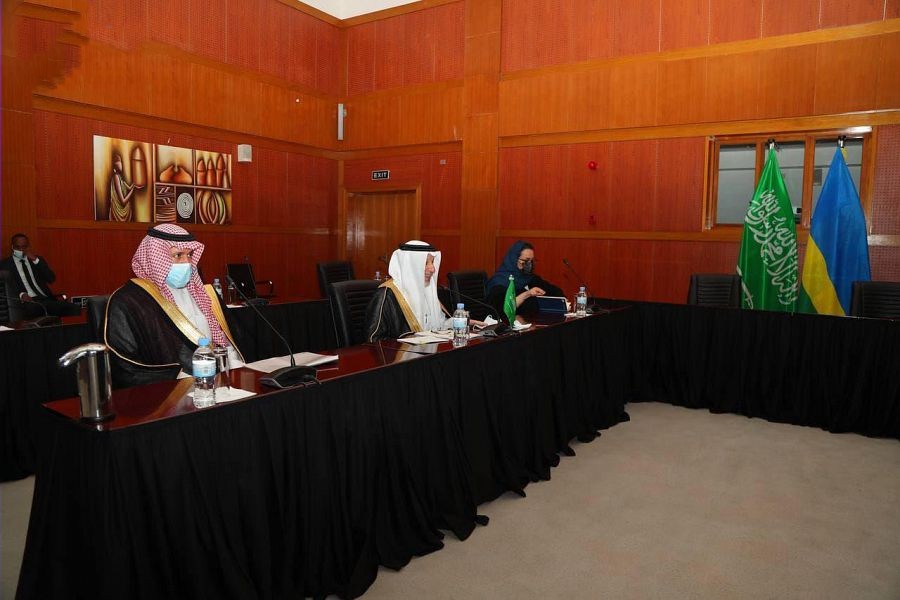 وزير الدولة لشؤون الدول الإفريقية يلتقي وزير خارجية رواندا ويعقدان جلسة مباحثات رسمية