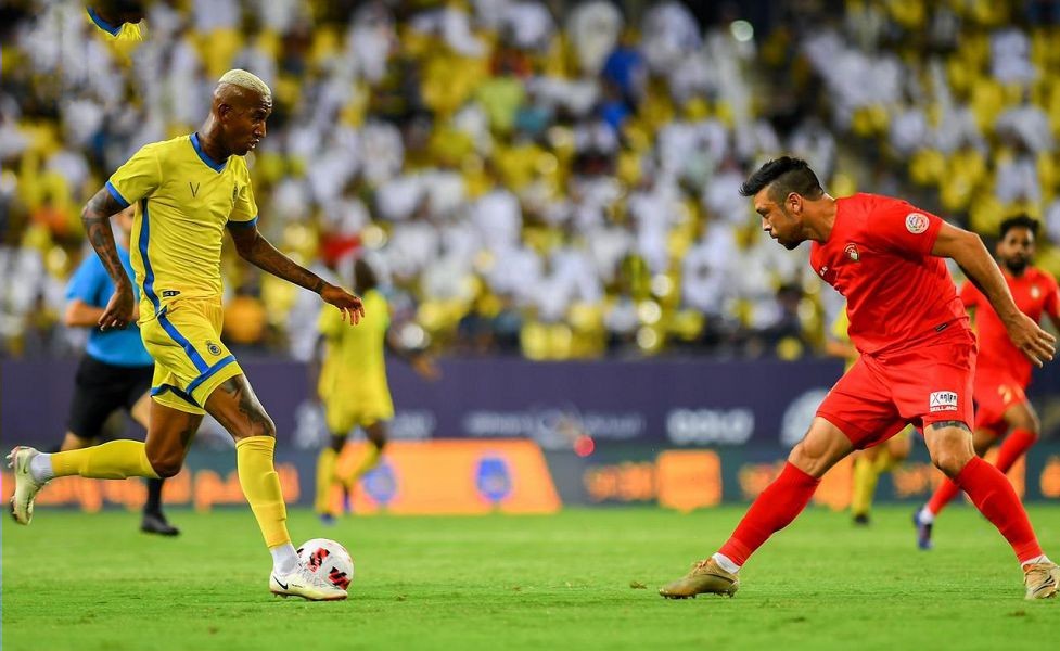 النصر يفتتح مشواره في الدوري برباعية في مرمى ضمك