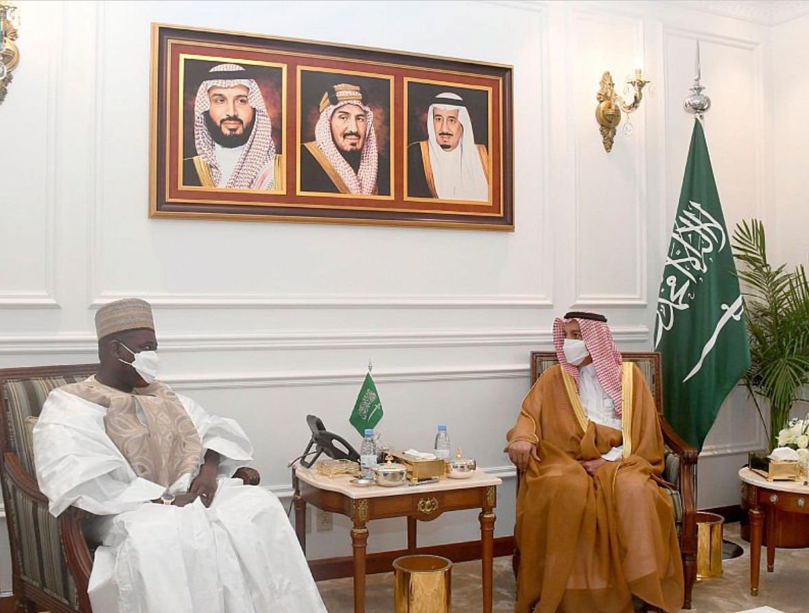 مدير فرع وزارة الخارجية بمكة المكرمة يستقبل القنصل العام لجمهورية السنغال