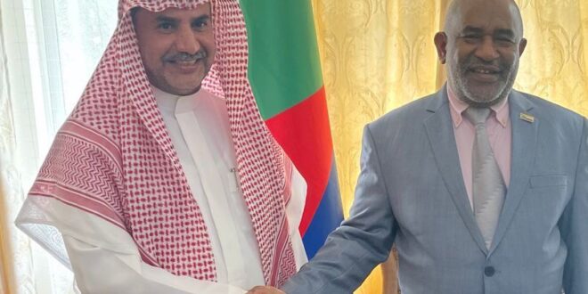 رئيس جمهورية القمر المتحدة يستقبل سفير المملكة