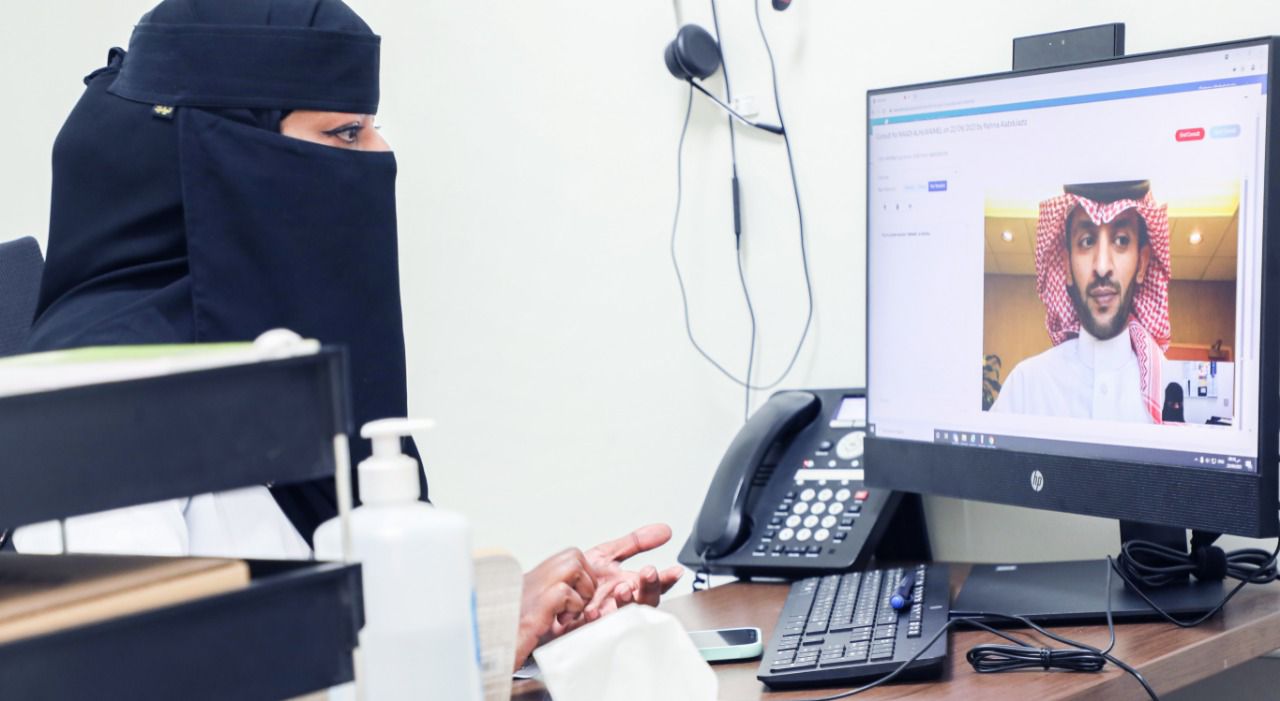 3500 موعداً اسبوعياً للعيادات الافتراضية لخدمة المرضى في منازلهم