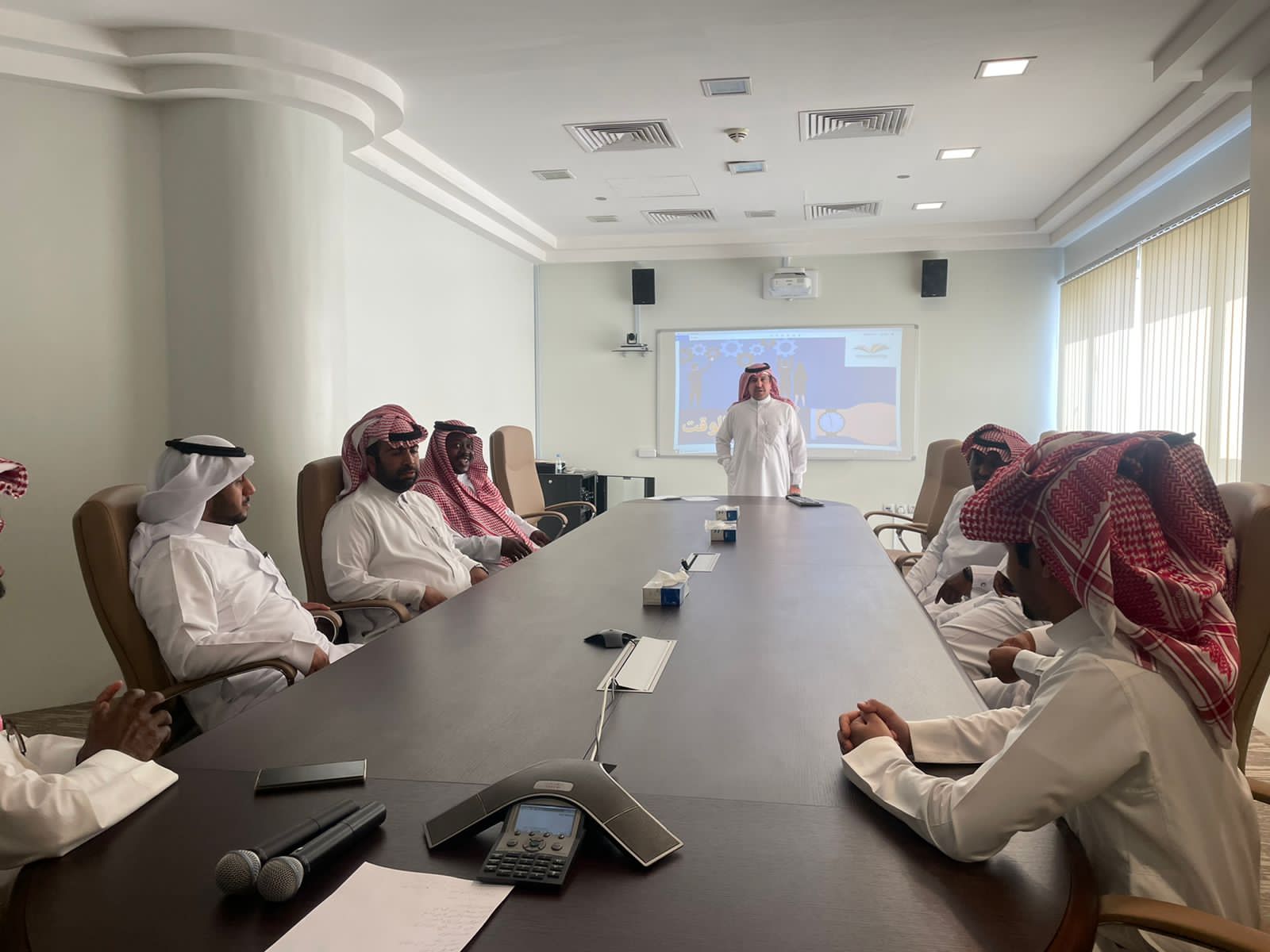 دورة في  فن إدارة الوقت لموظفي كلية الآداب والعلوم بمحافظة وادي الدواسر