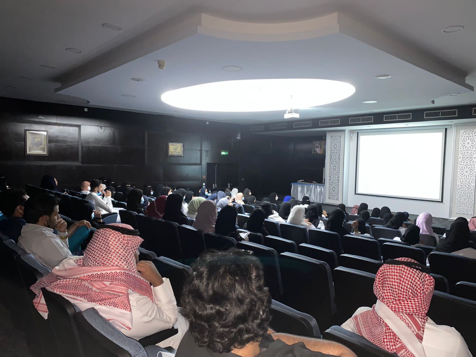 إختتام المرحلة 3 من مؤتمر (التغذية الأنبوبية و الوريدية) بجدة